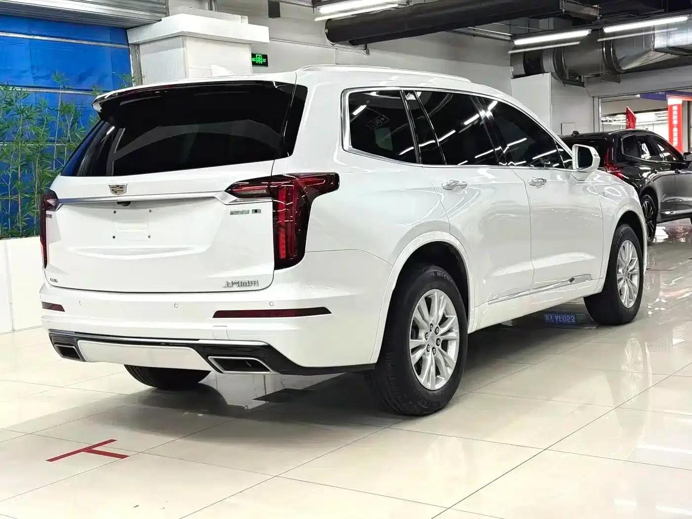 Cadillac XT6 2021 28T 7-Seat AWD Fashion Edition — миниатюра 4