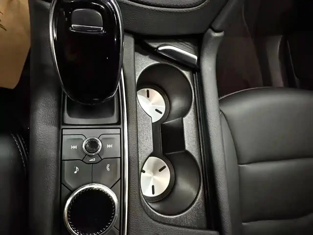 Cadillac XT6 2021 28T 7-Seat AWD Fashion Edition — миниатюра 10