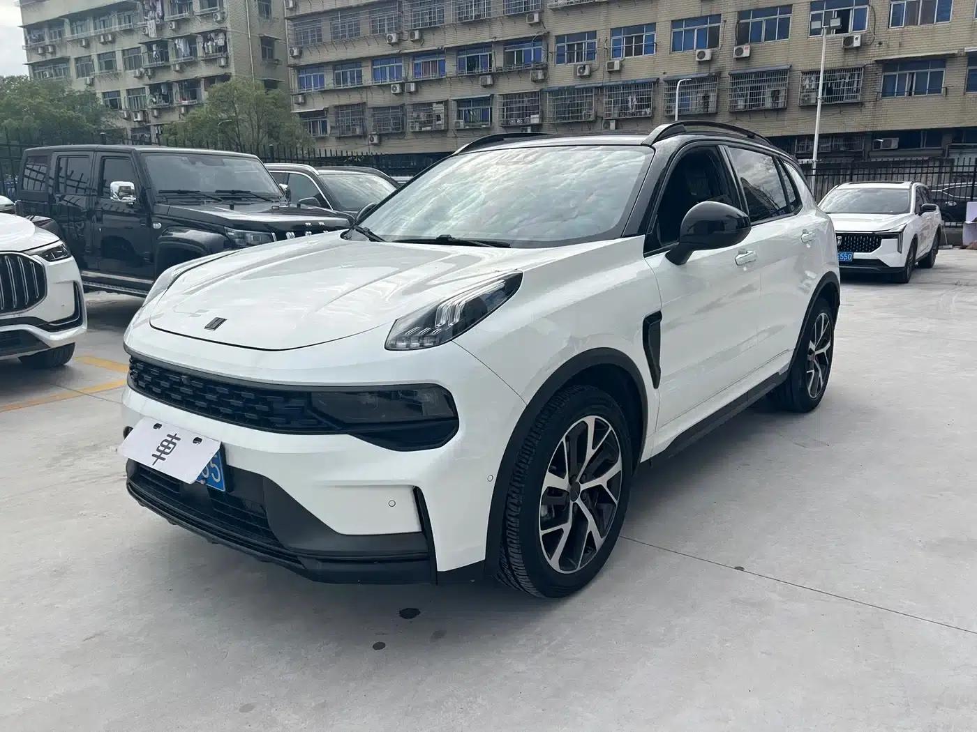 Lynk & Co 01 2021 2.0TD AWD Halo — миниатюра 1