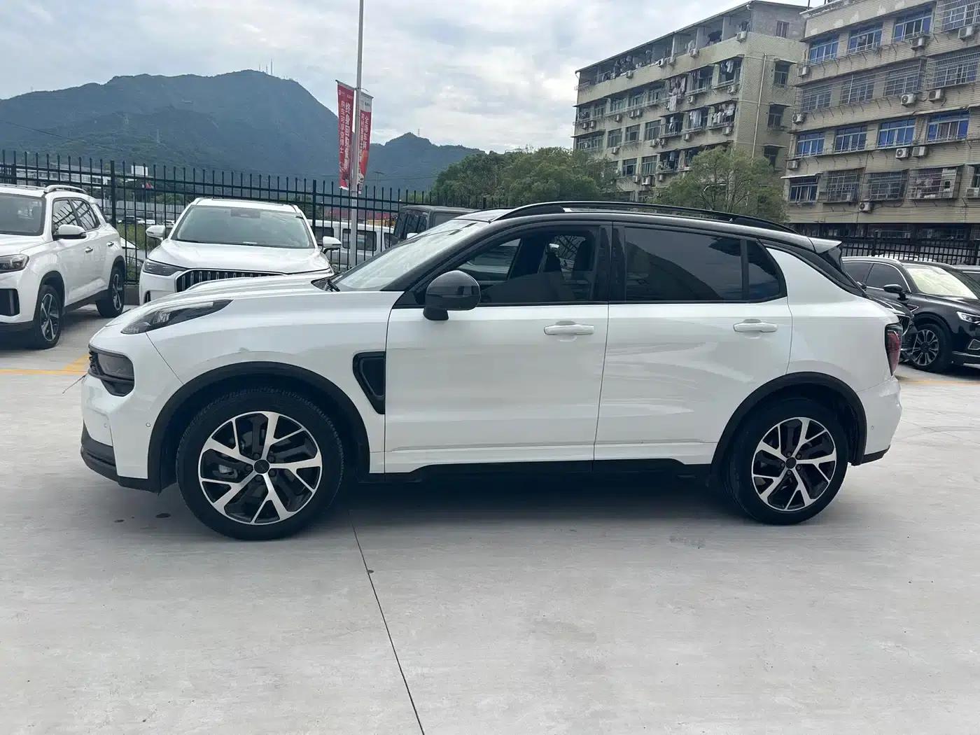 Lynk & Co 01 2021 2.0TD AWD Halo — миниатюра 3