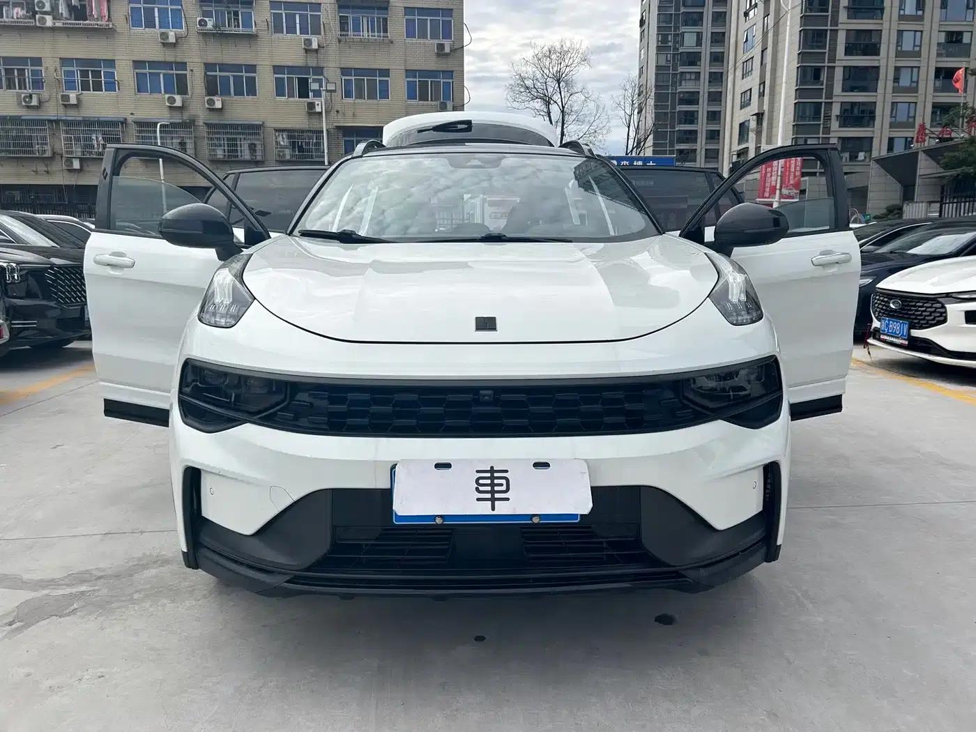 Lynk & Co 01 2021 2.0TD AWD Halo — миниатюра 9