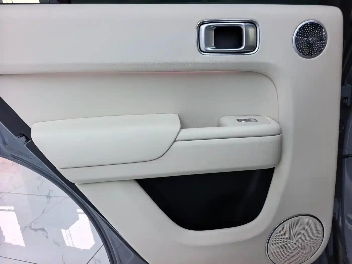 Li Auto L8 2025 Ultra Intelligent Renewal Edition — миниатюра 12
