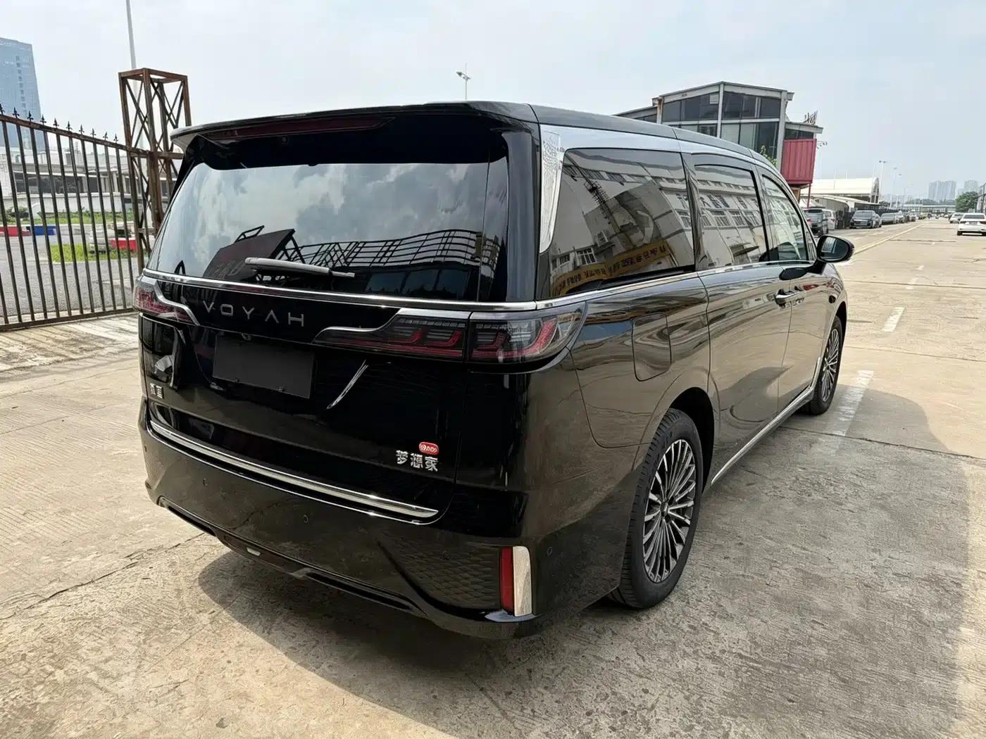 Voyah Dreamer 2026 PHEV Qiankun Ultra — миниатюра 2