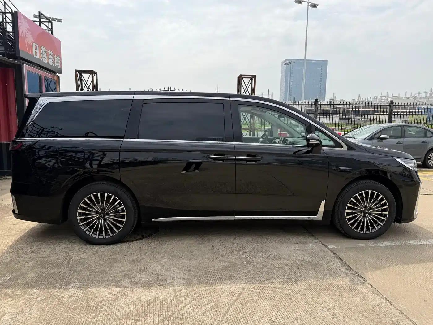 Voyah Dreamer 2026 PHEV Qiankun Ultra — миниатюра 4