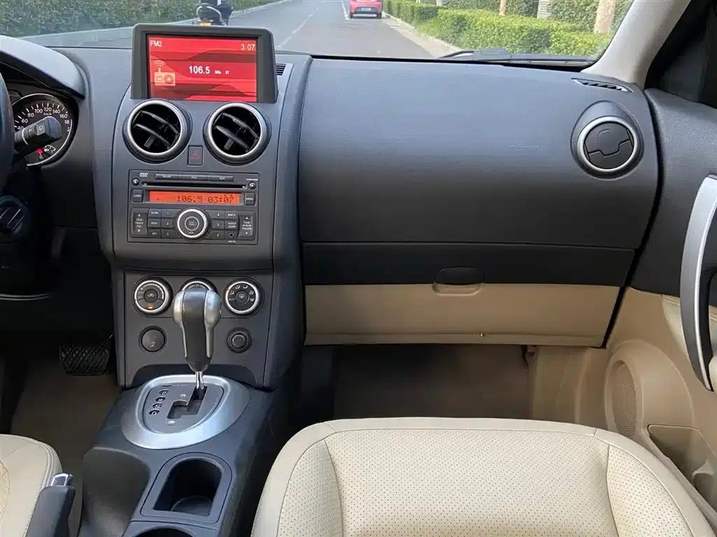 Nissan Qashqai 2012 2.0XV CVT 2WD — миниатюра 9