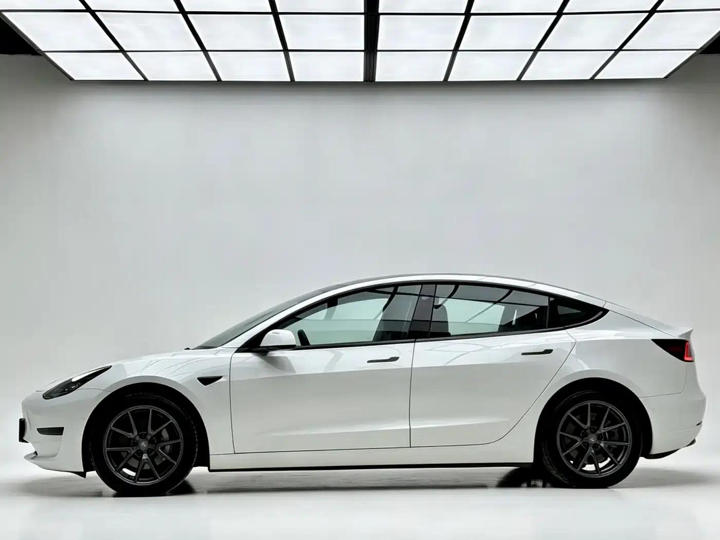 Model 3 2022 Rear-Wheel Drive — миниатюра 3