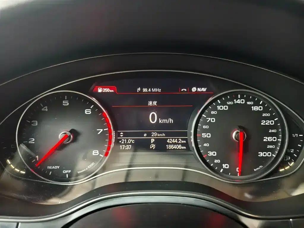 Audi A6L 2018 30th Anniversary Edition 45 TFSI quattro Sport — миниатюра 4