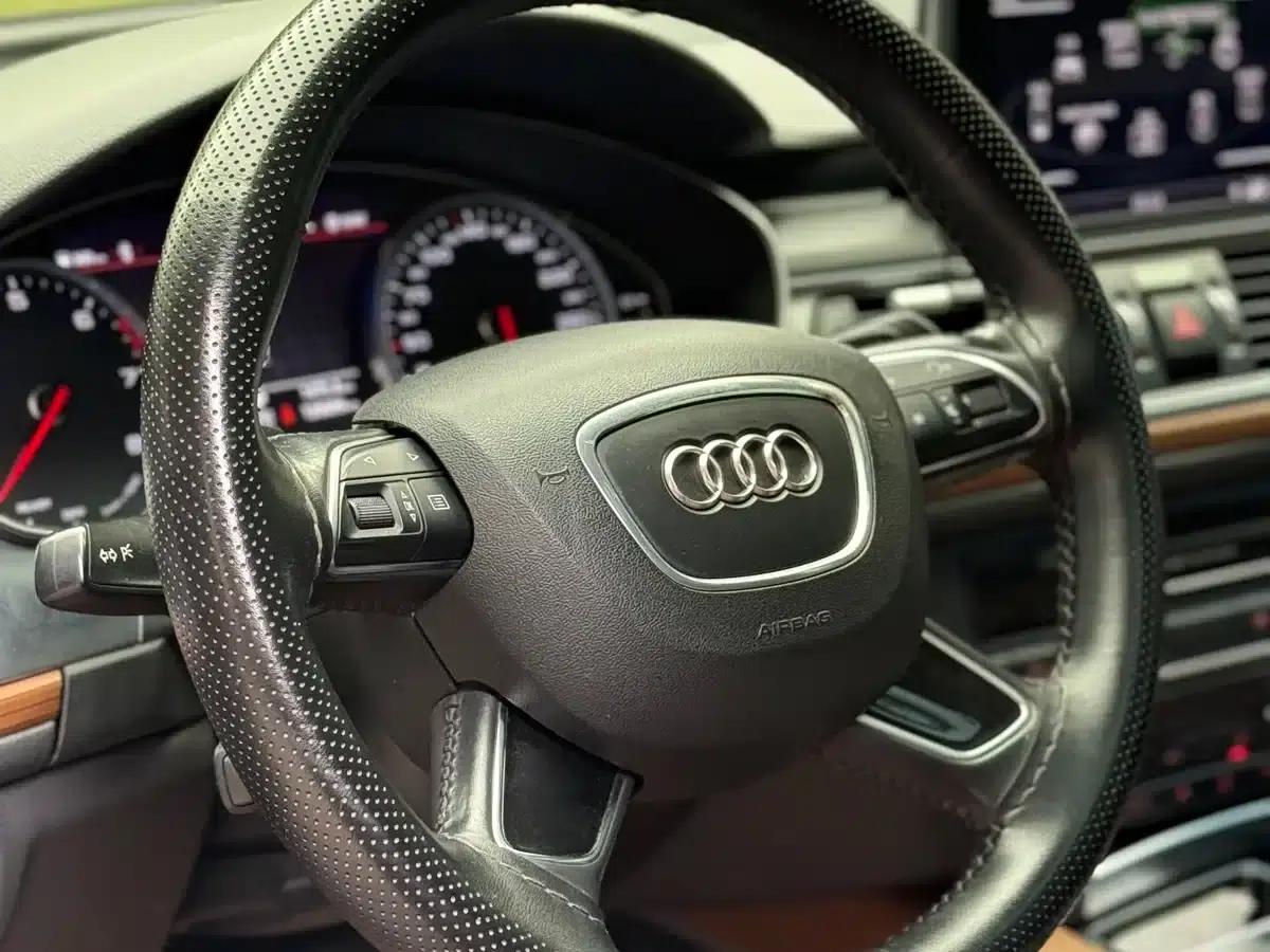 Audi A6L 2018 30th Anniversary Edition 30 FSI Fashion Model — миниатюра 6