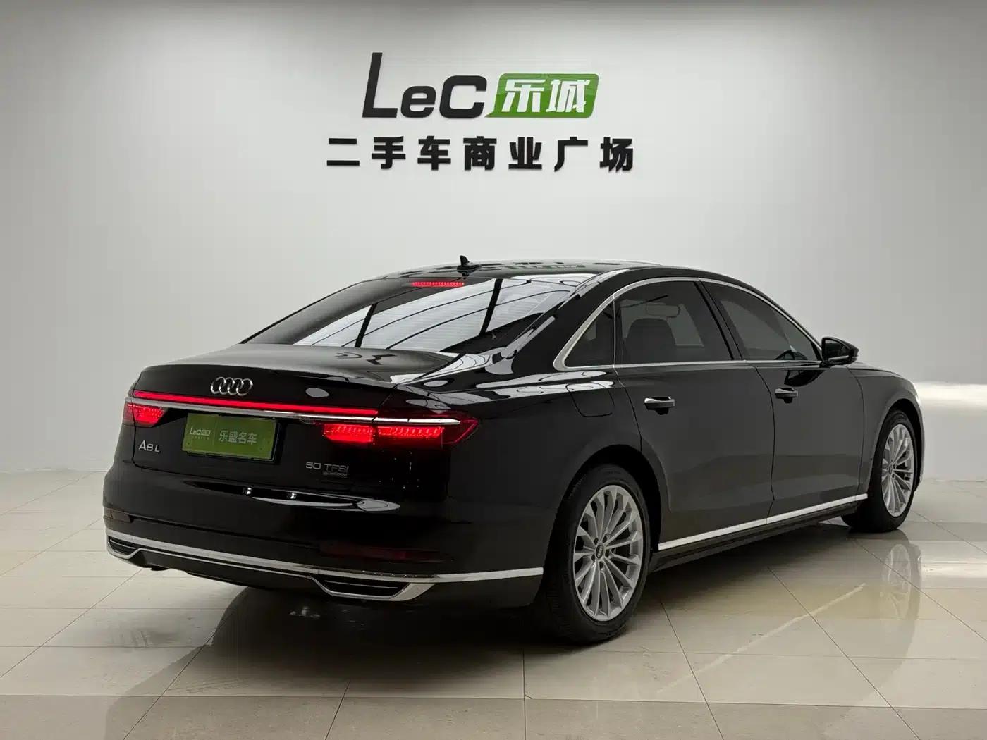 2022 Audi A8 A8L 50 TFSI quattro Comfort Edition — миниатюра 5