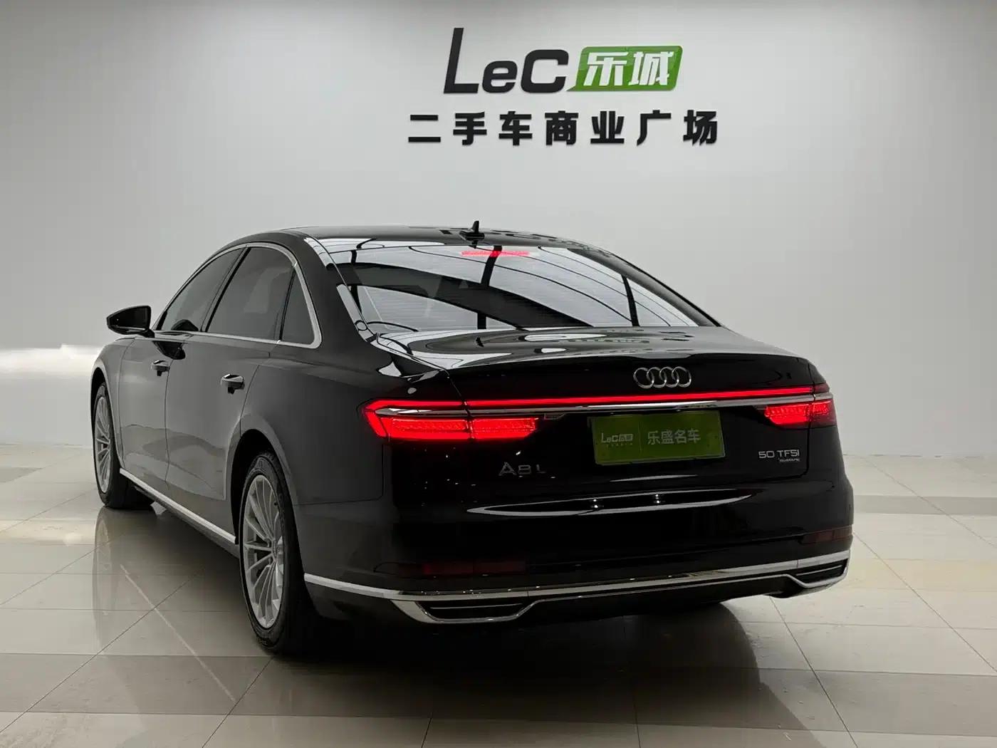 2022 Audi A8 A8L 50 TFSI quattro Comfort Edition — миниатюра 6