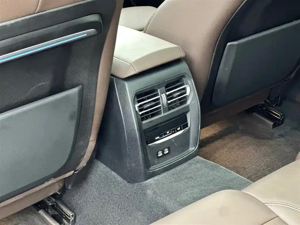 2022 BMW 3 Series 330Li xDrive M Sport Shadow Edition — миниатюра 13