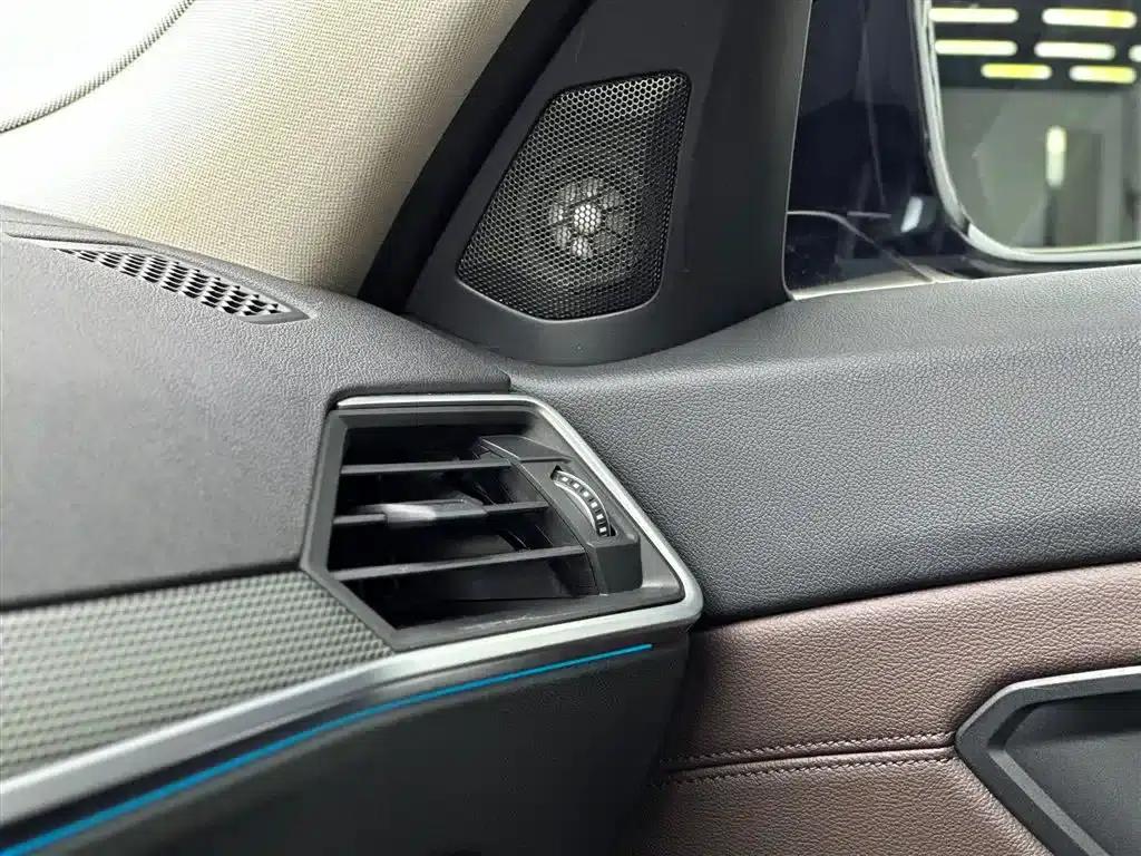 2022 BMW 3 Series 330Li xDrive M Sport Shadow Edition — миниатюра 14