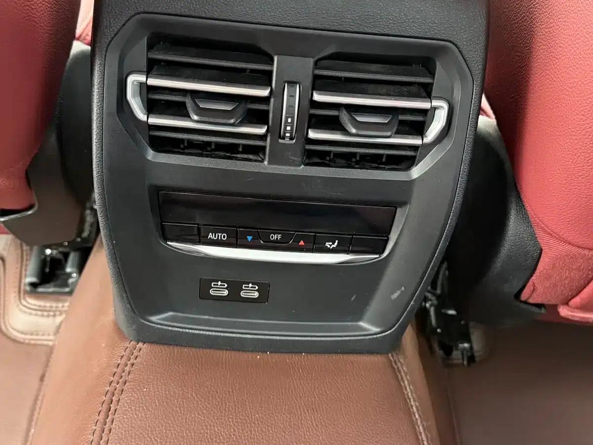 2023 BMW 3 Series 320Li M Sport Package — миниатюра 10