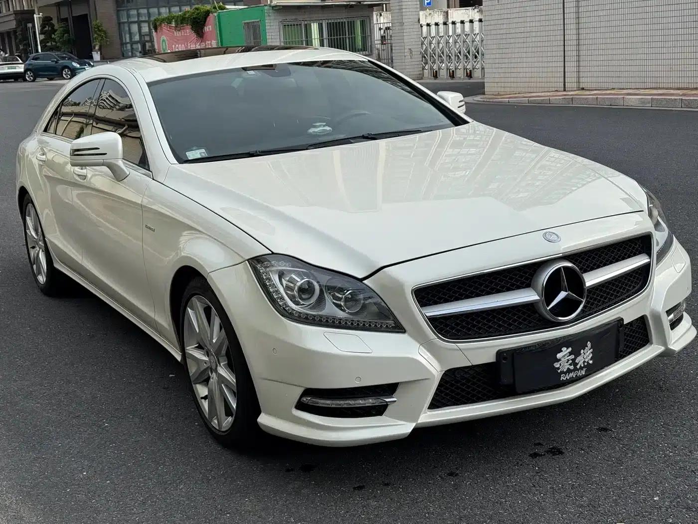 2012 Mercedes-Benz CLS 300 CGI — миниатюра 3