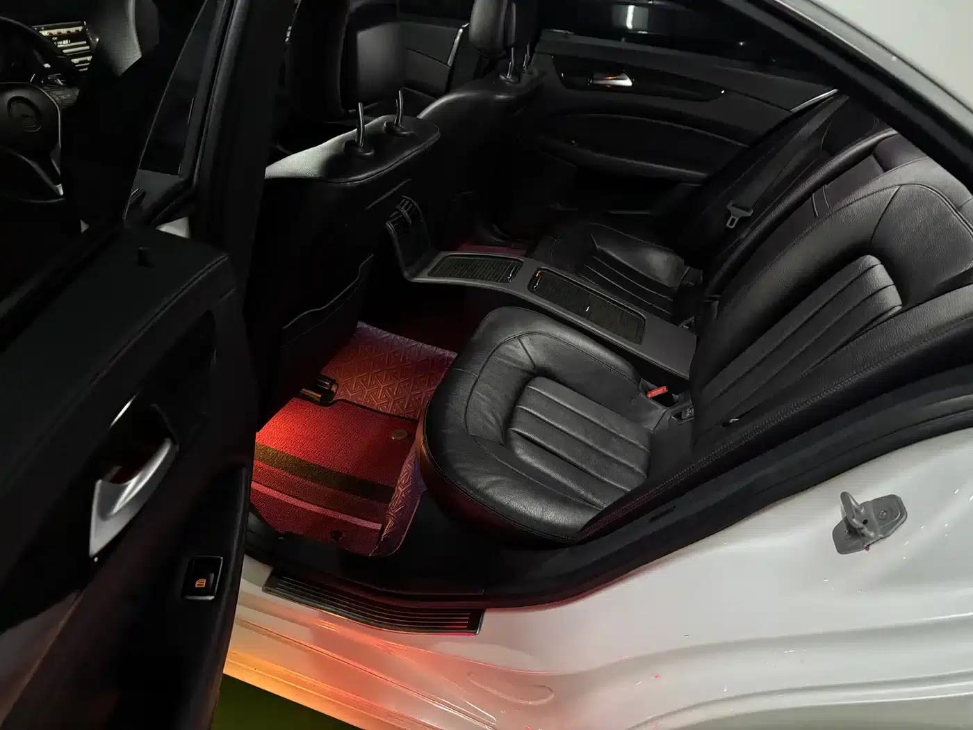 2012 Mercedes-Benz CLS 300 CGI — миниатюра 8