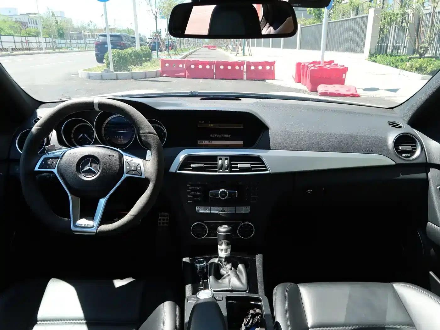 2012 Mercedes-Benz C-Class AMG C 63 Dynamic — миниатюра 8