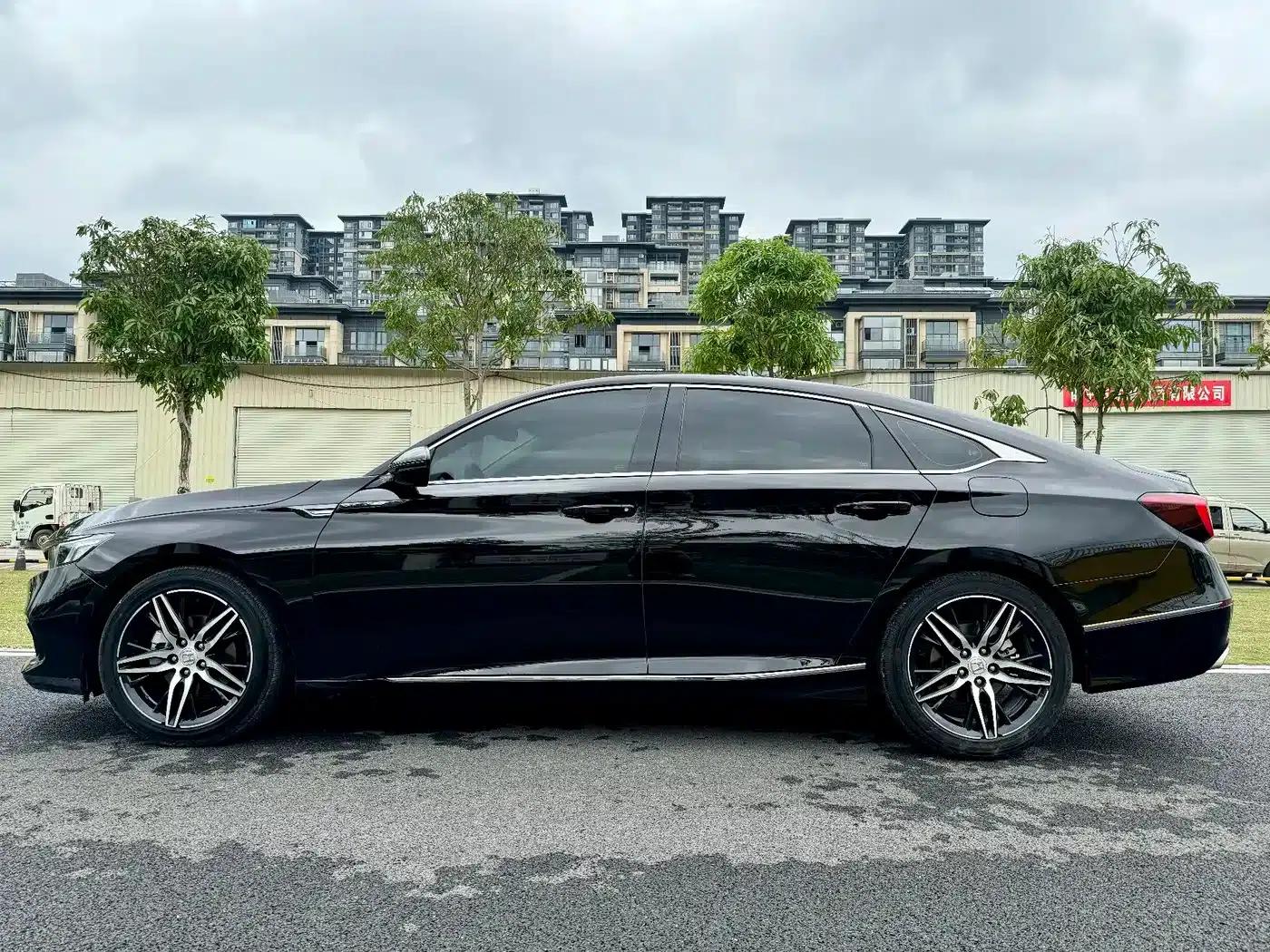 Accord 2022 260TURBO Phantom Night Premium Edition — миниатюра 9