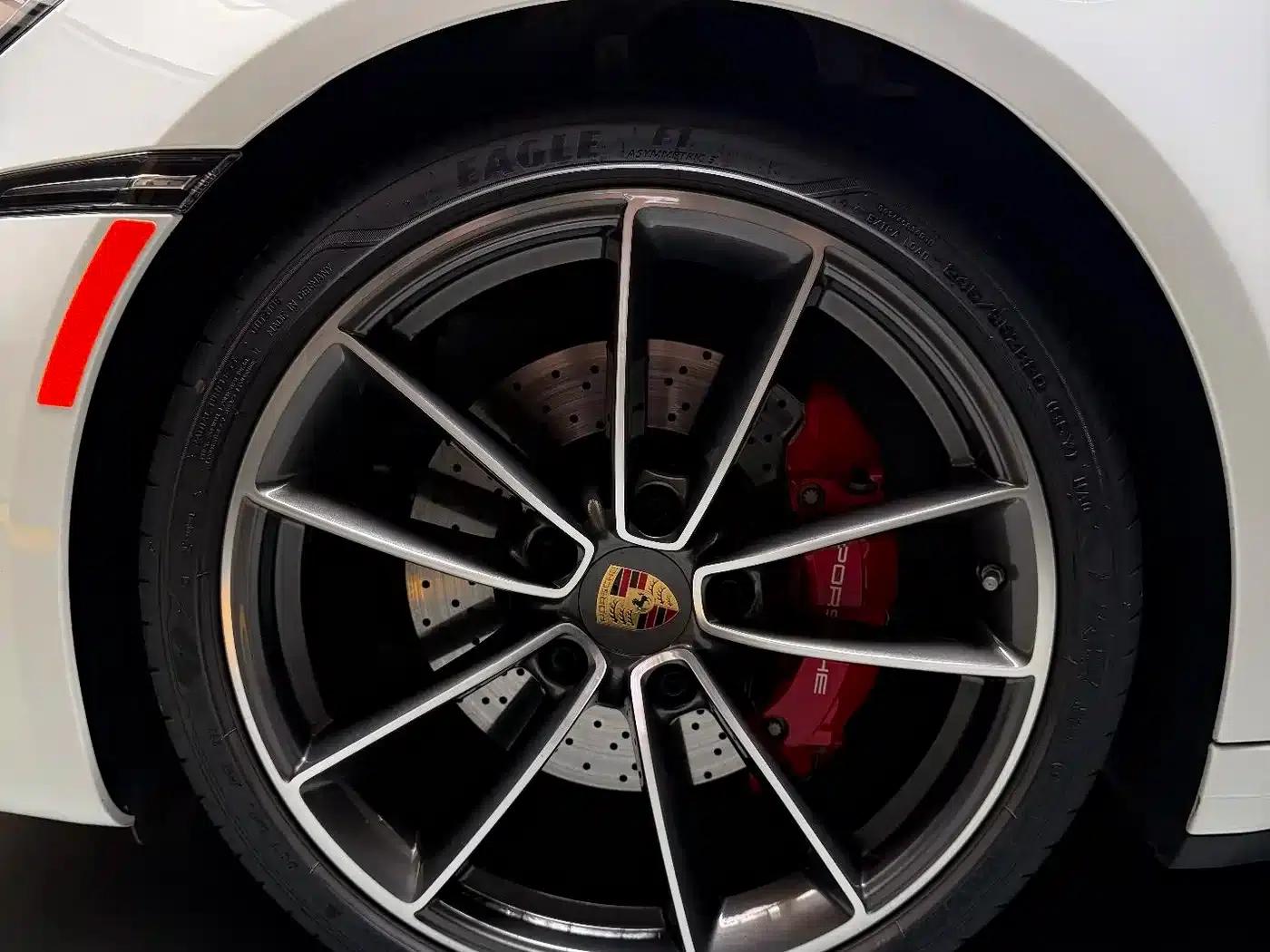 2022 Porsche 911 Carrera S 3.0T — миниатюра 2