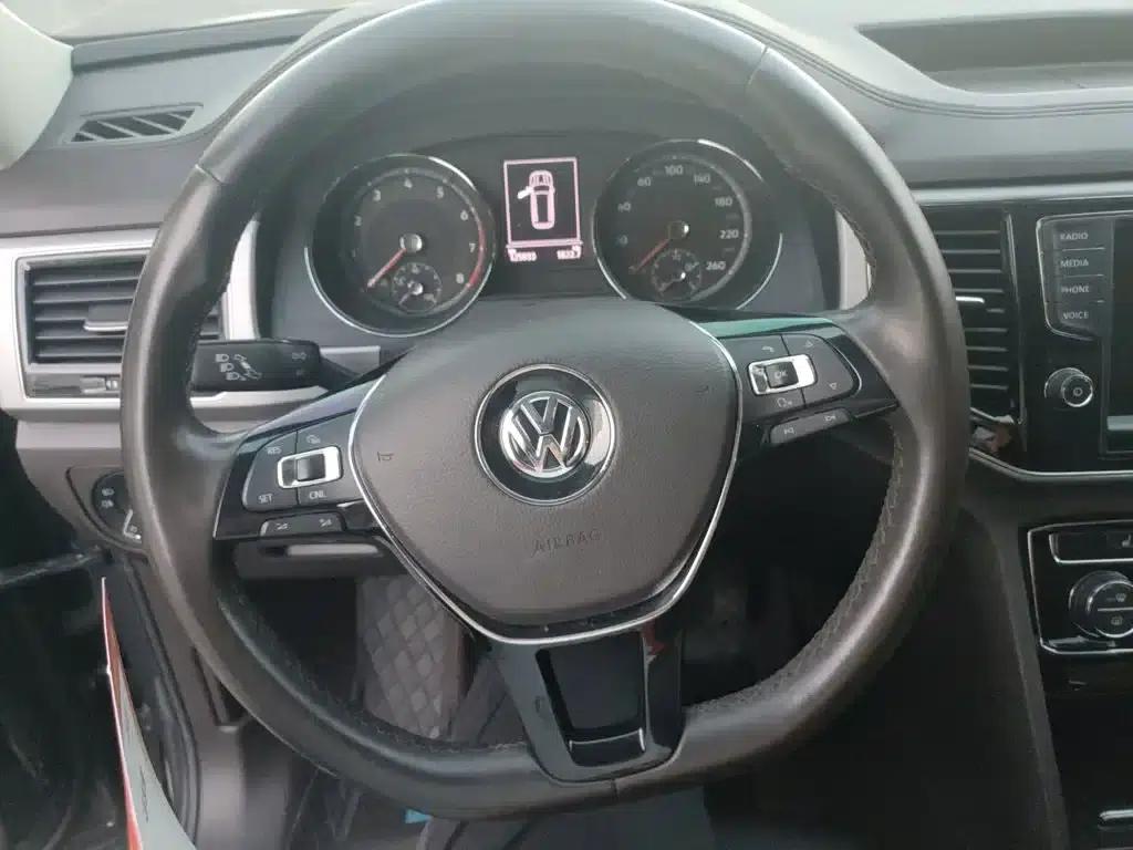 2017 Volkswagen Teramont 330TSI 2WD Luxury Edition — миниатюра 4