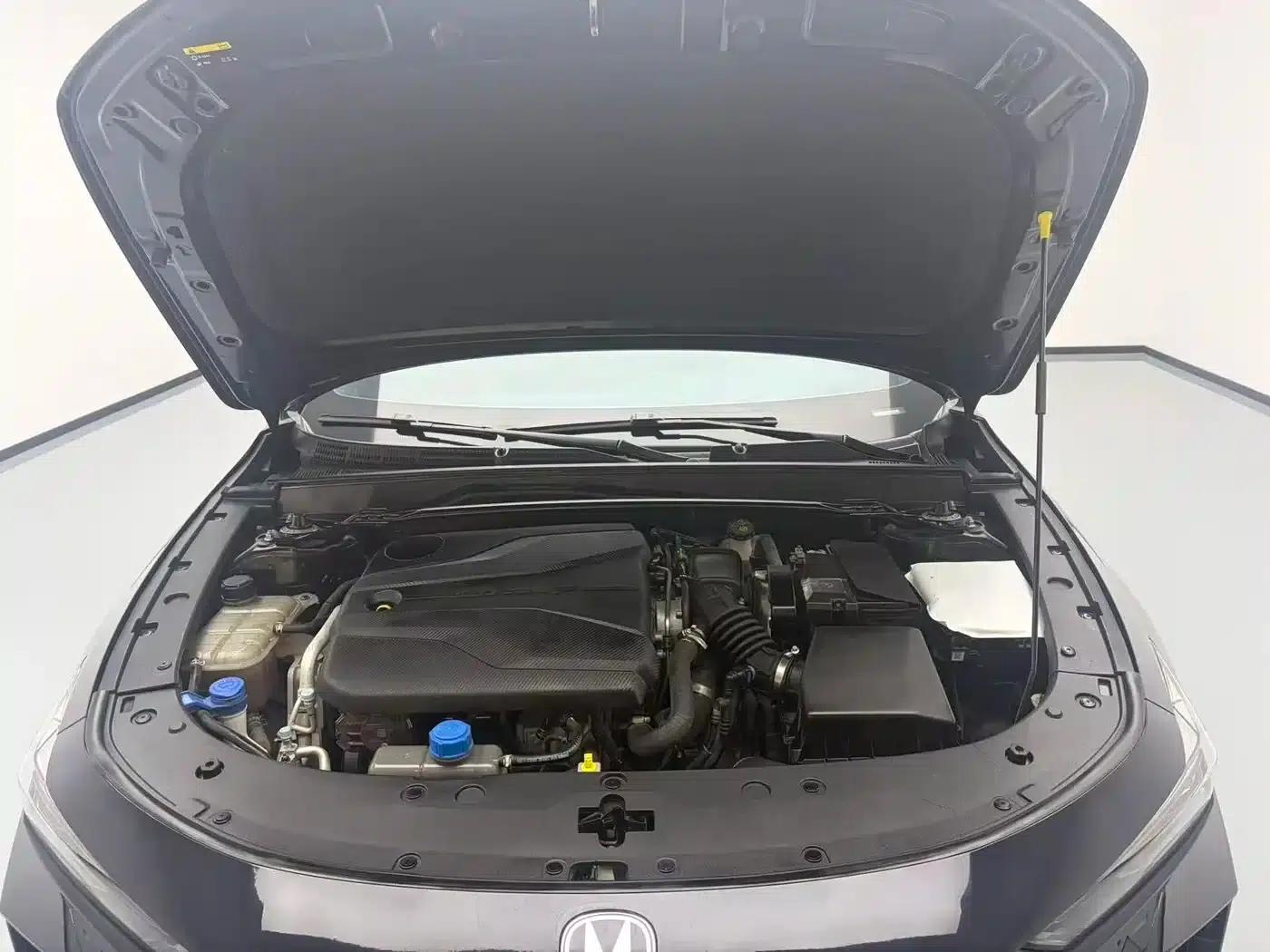 Changan UNI-V 2022 1.5T Premium Edition — миниатюра 18