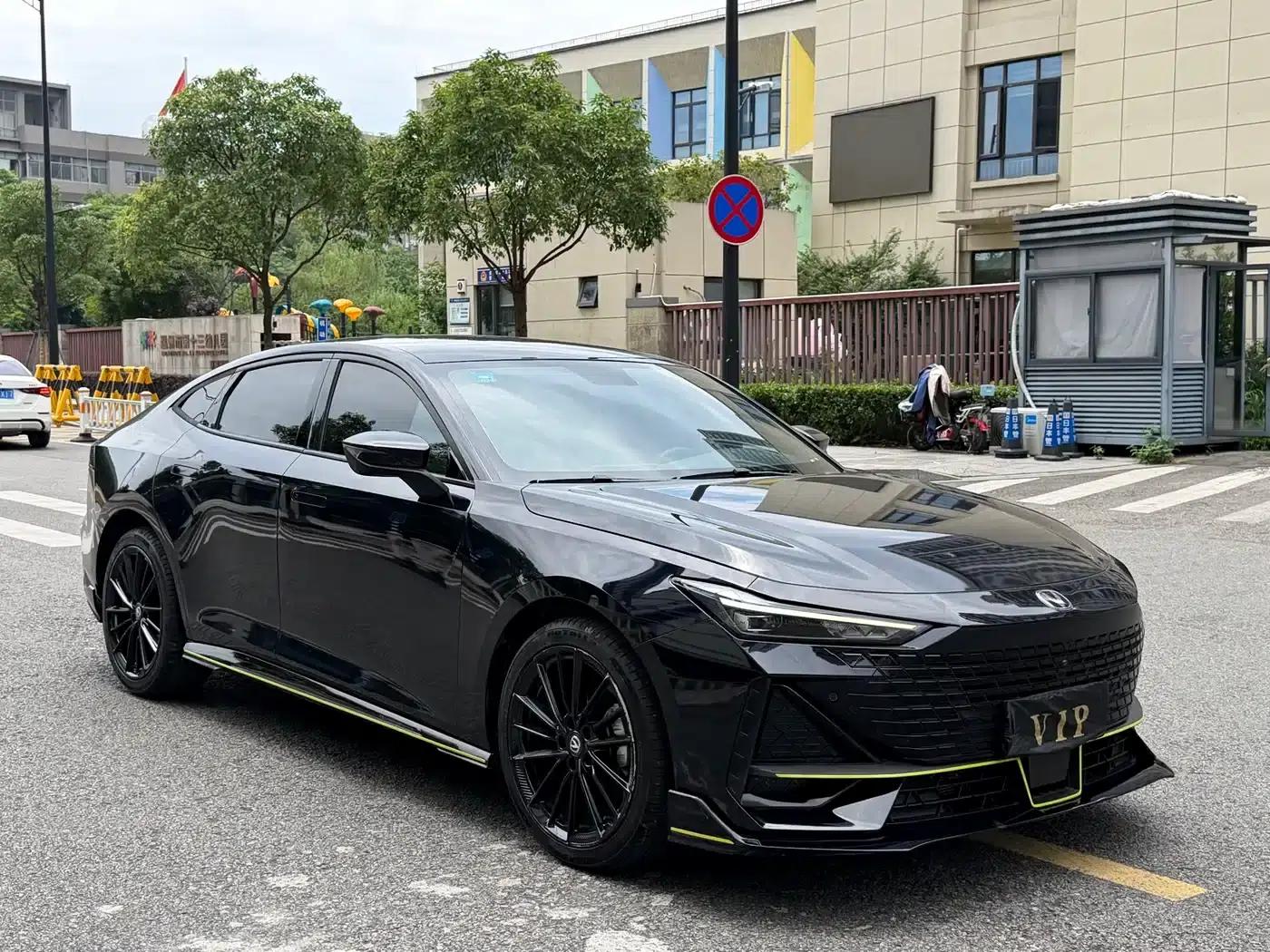 Changan UNI-V 2022 1.5T Sport Edition — миниатюра 3