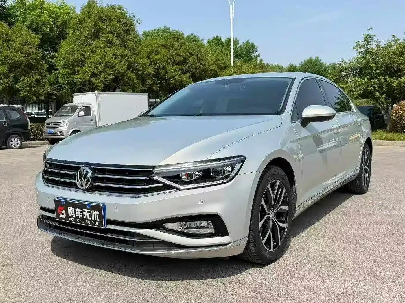 2020 Volkswagen Passat 330TSI DSG Leading Edition — миниатюра 1