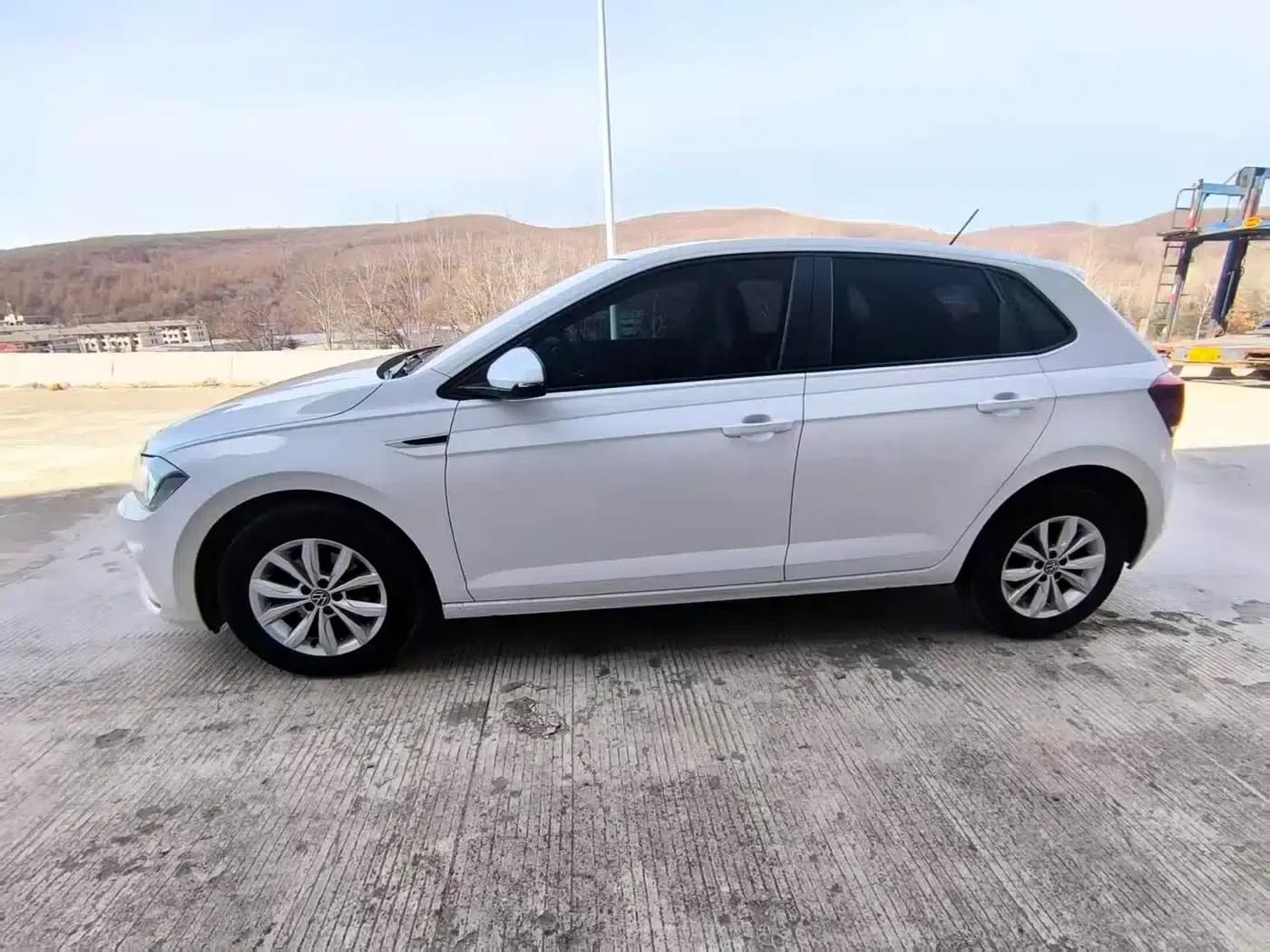 2021 Polo Plus 1.5L Automatic Colorful Technology Edition — миниатюра 3