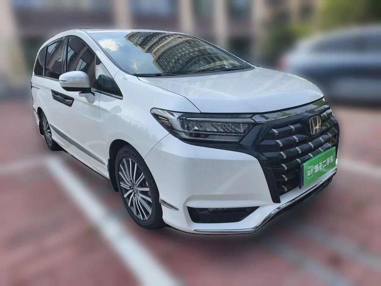 Honda Elysion 2022 2.0L eHEV Luxury Edition — миниатюра 3