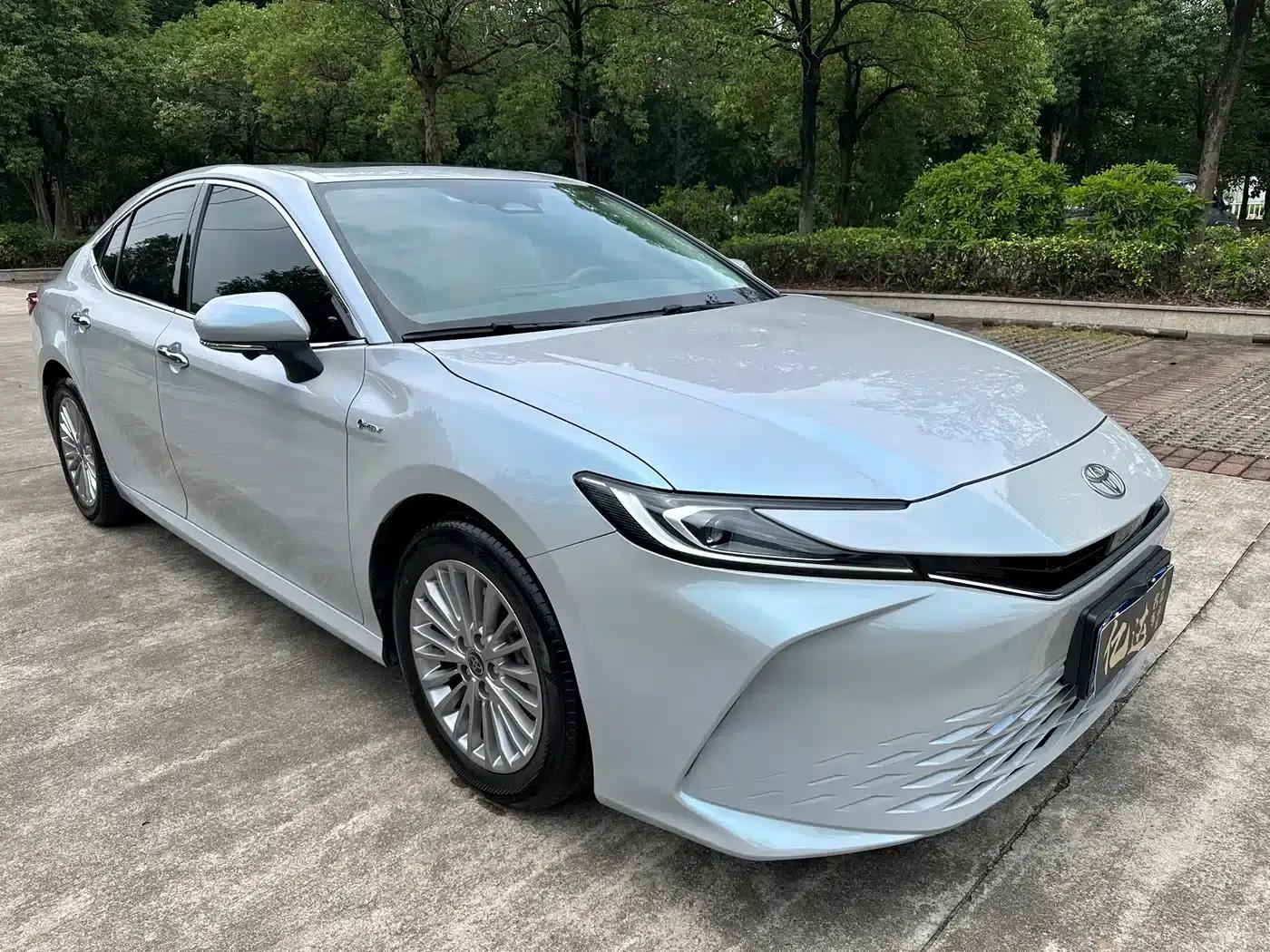 2024 Camry Hybrid 2.0HGVP Luxury Edition — миниатюра 3