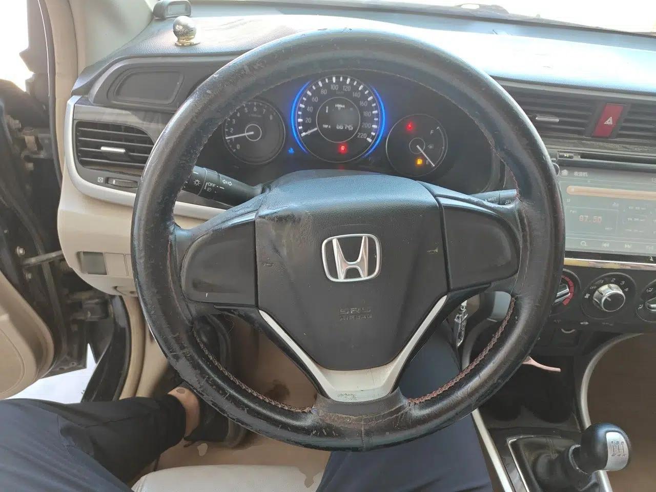 Honda Crider 2013 1.8L manual Comfort version — миниатюра 10
