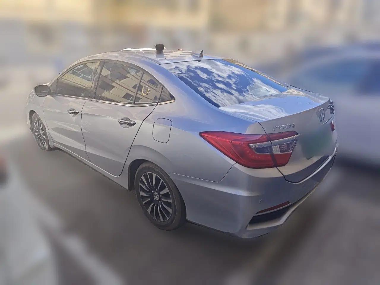Honda Crider 2013 1.8L automatic luxury edition — миниатюра 4