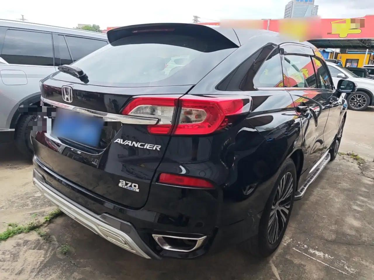 Honda Avancier 2017 370TURBO 2WD Luxury Edition — миниатюра 6