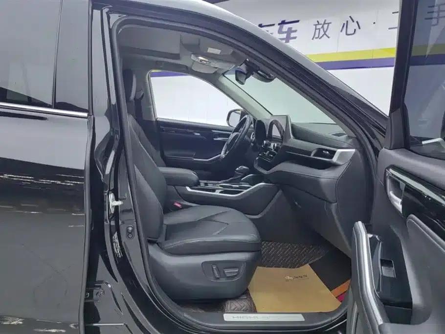 2022 Toyota Highlander Hybrid 2.5L AWD Premium 7-Seater — миниатюра 8