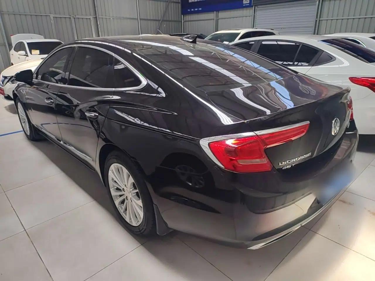 Buick LaCrosse 2018 28T Elite Edition — миниатюра 4
