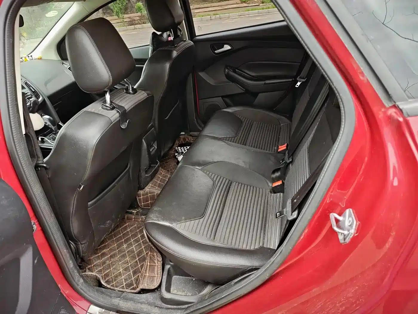 Ford Focus 2017 Hatchback 1.6L Automatic Fashion Smart Edition — миниатюра 7