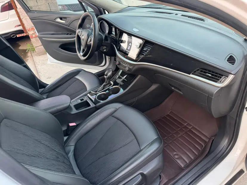 Buick Verano 2015 Sedan 20T Dual-Clutch Leading Model — миниатюра 18