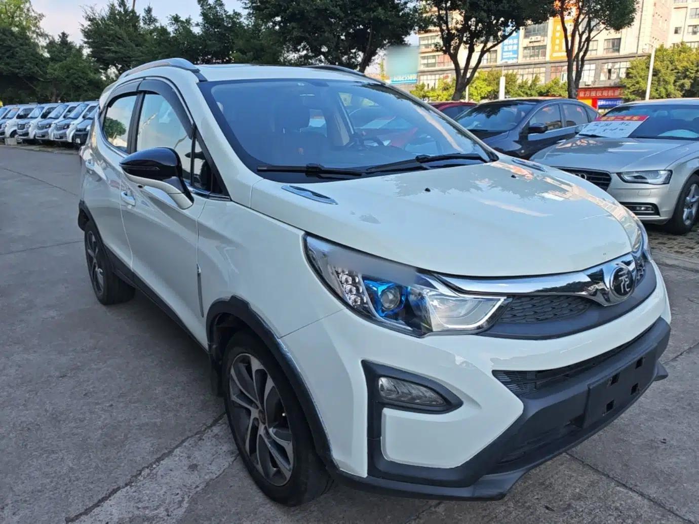 BYD Yuan 2016 1.5L Manual Luxury Version — миниатюра 3