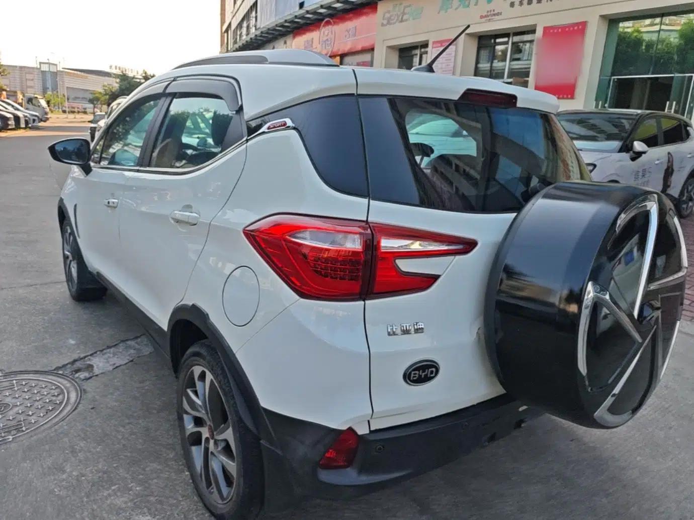 BYD Yuan 2016 1.5L Manual Luxury Version — миниатюра 4
