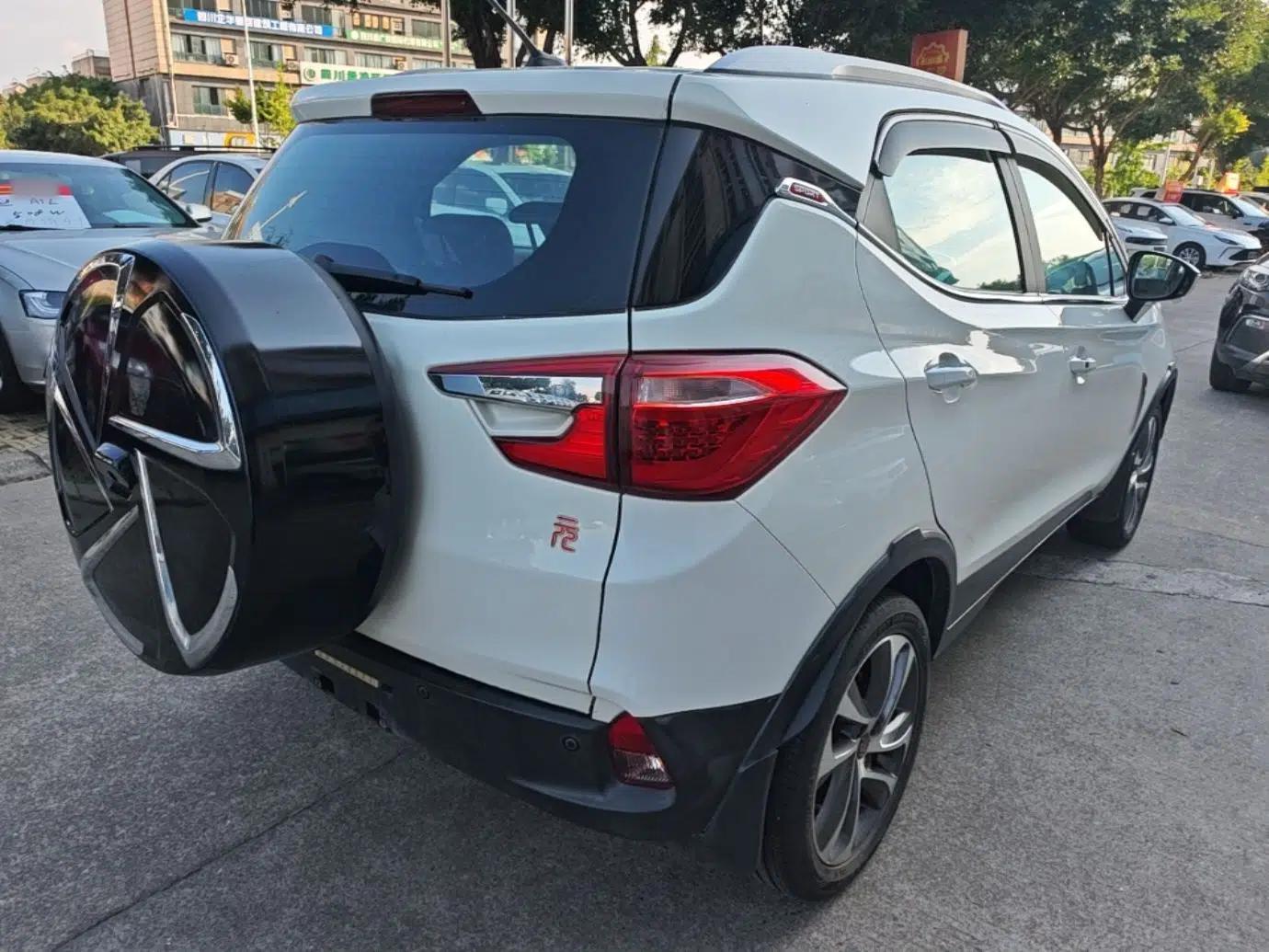 BYD Yuan 2016 1.5L Manual Luxury Version — миниатюра 6