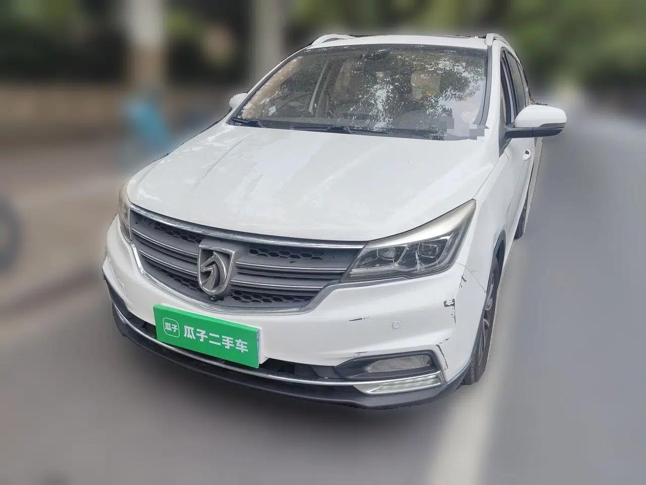 Baojun 730 2017 1.8L iAMT Prestige Version 7 Seats — миниатюра 1