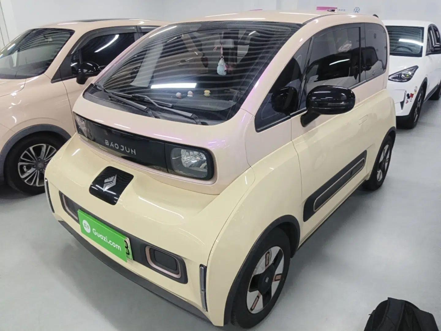 Baojun KiWi EV 2021 Designer Lithium Iron Phosphate — миниатюра 1