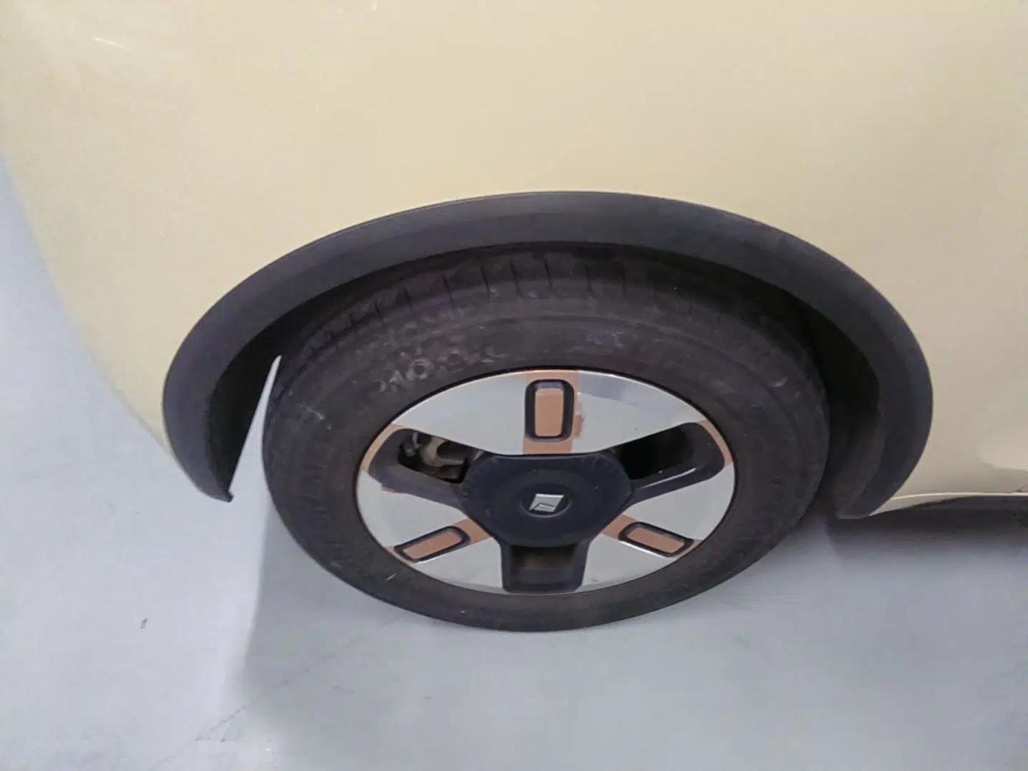 Baojun KiWi EV 2021 Designer Lithium Iron Phosphate — миниатюра 11
