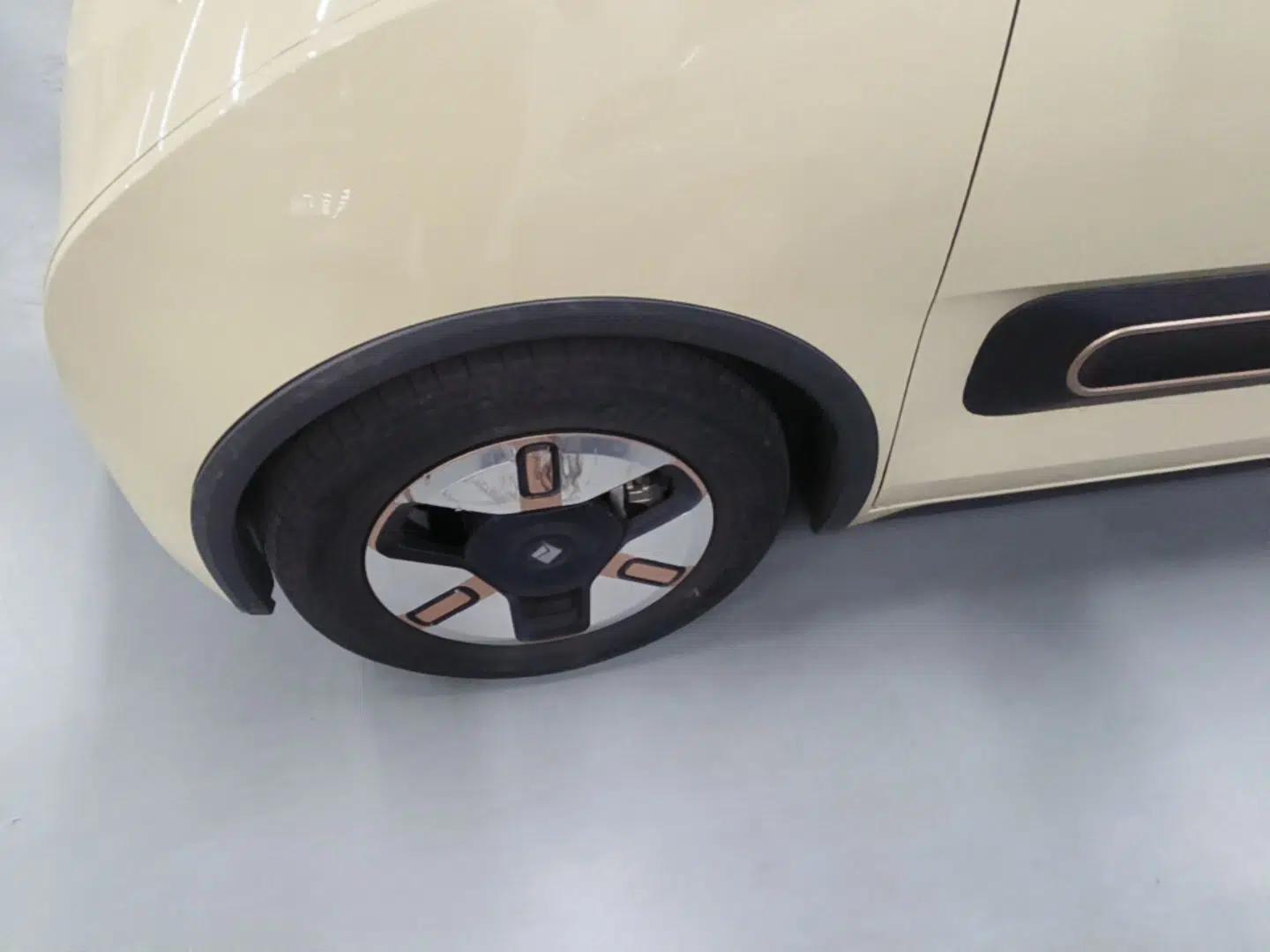 Baojun KiWi EV 2021 Designer Lithium Iron Phosphate — миниатюра 10