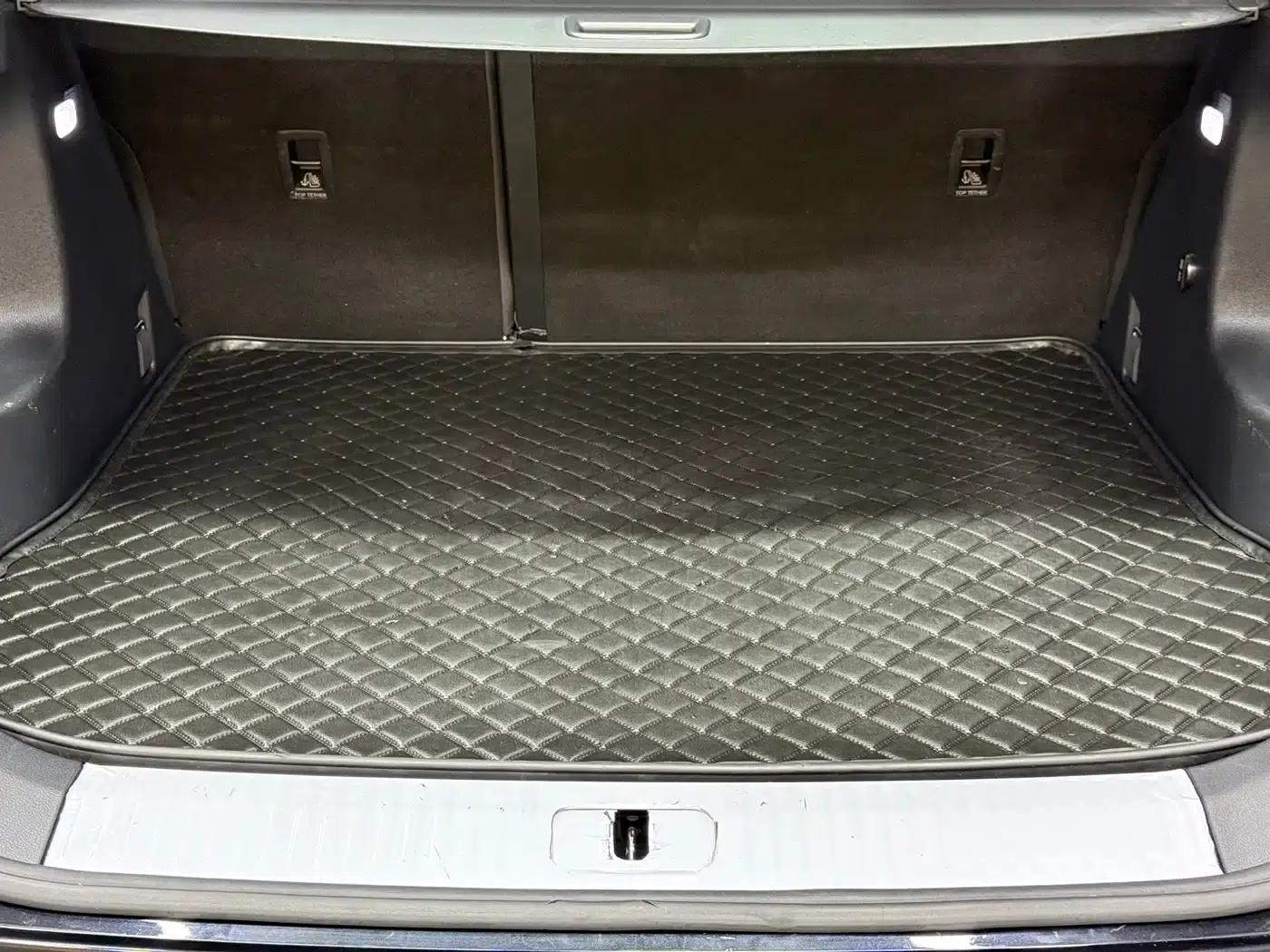 Hongqi HS5 2022 Facelift 2.0T Intelligent Flagship Edition — миниатюра 23