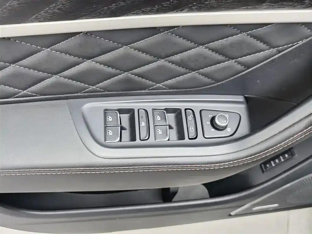 Hongqi HS7 2022 3.0T Automatic 4WD Intelligent Flagship Edition (5-seater) — миниатюра 9