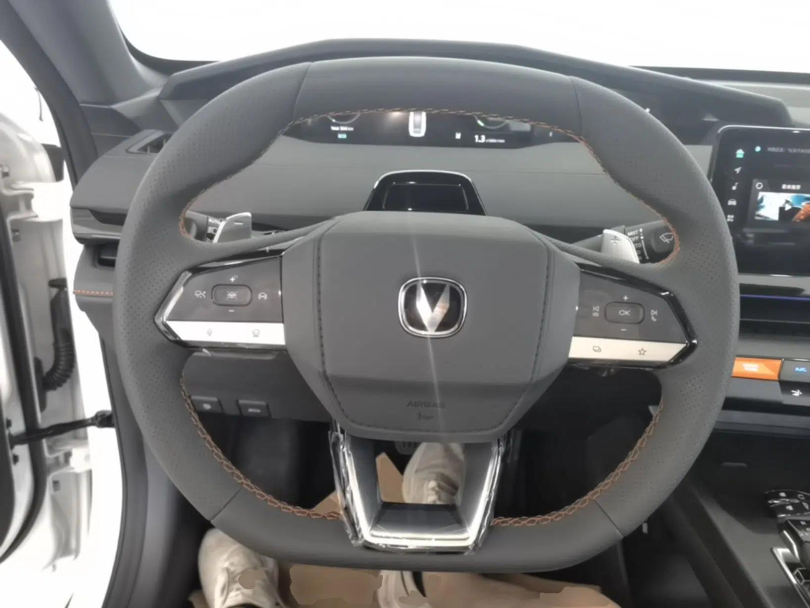 CHANGAN UNI-V 2024 1.5T High-Energy Version — миниатюра 13