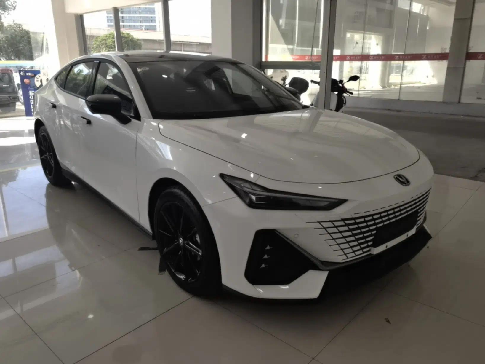 CHANGAN UNI-V 2024 1.5T High-Energy Version — миниатюра 3