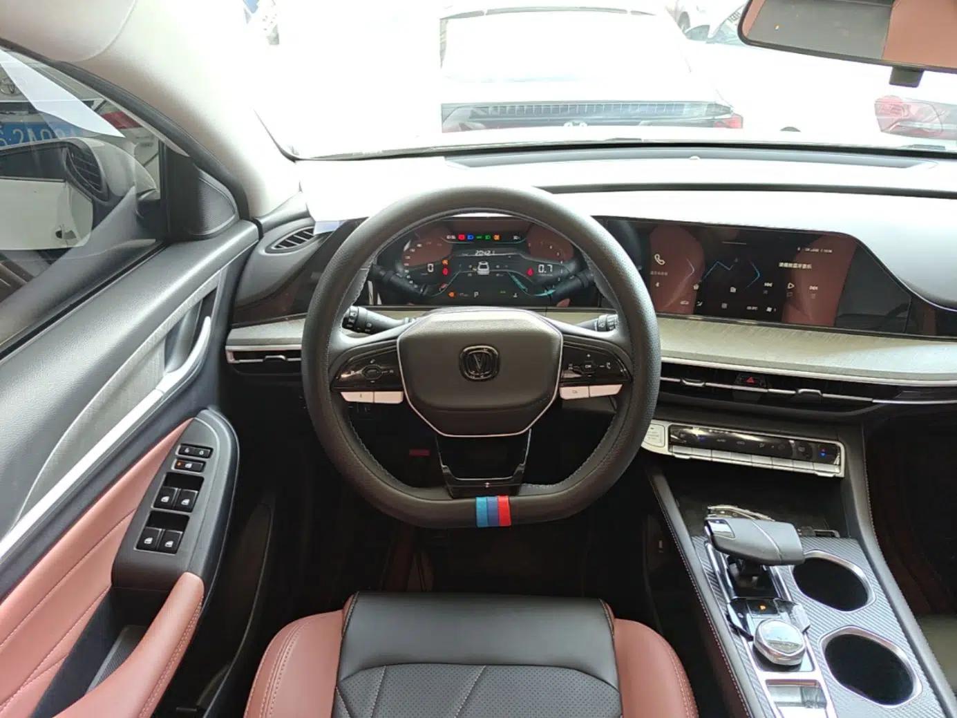 CHANGAN Eado 2023 Changan Edition PLUS Blue Whale NE 1.4T GDI DCT Prestige Version — миниатюра 13