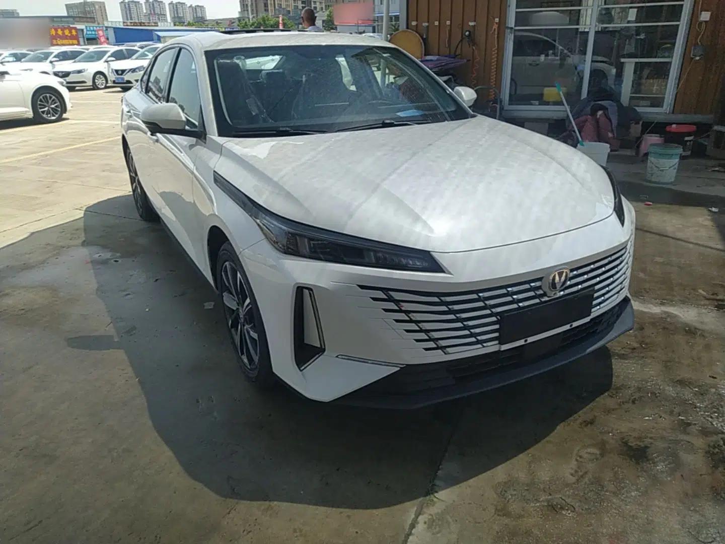 CHANGAN Eado 2025 Blue Whale 1.5T 500Bar Prestige Model — миниатюра 3