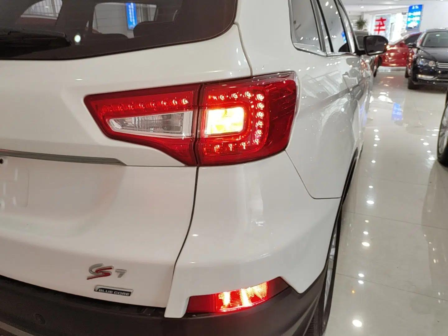 CHANGAN CS75 2016 1.8T Automatic Elite Model China V Standard — миниатюра 9